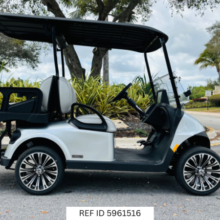 2026 E-Z-GO RXV4 TOURING - BRIGHT WHITE